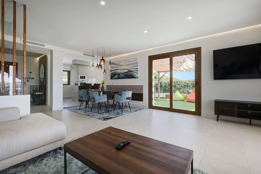 Modern Villa / Sea Views & Private Pool/ Villa Sofia Sitio de Calahonda Spain